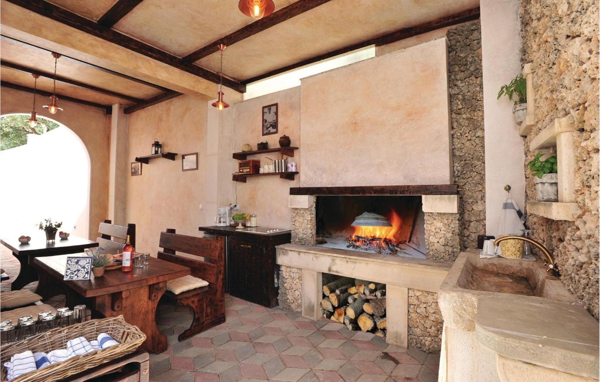 3 Bedroom Gorgeous Home In Makarska Dış mekan fotoğraf